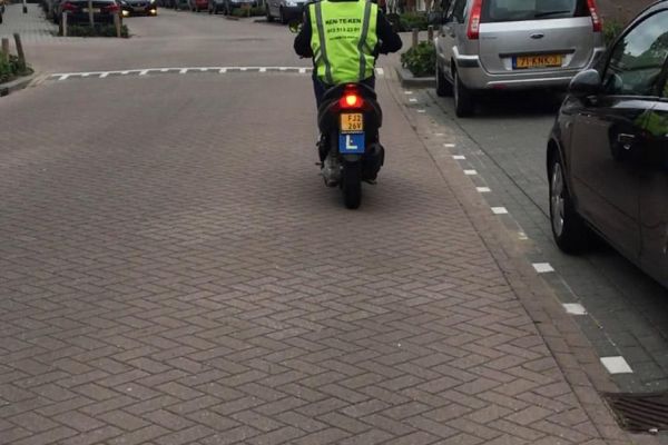 scooter-rijden-076b6c08 Brommerrijbewijs | KEN-TE-KEN